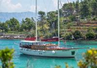 motorsejler - gulet Omiš Kroatien