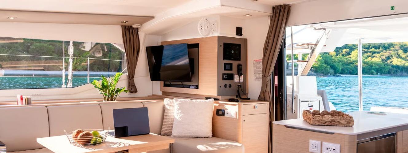 katamaran Fountaine Pajot New 51